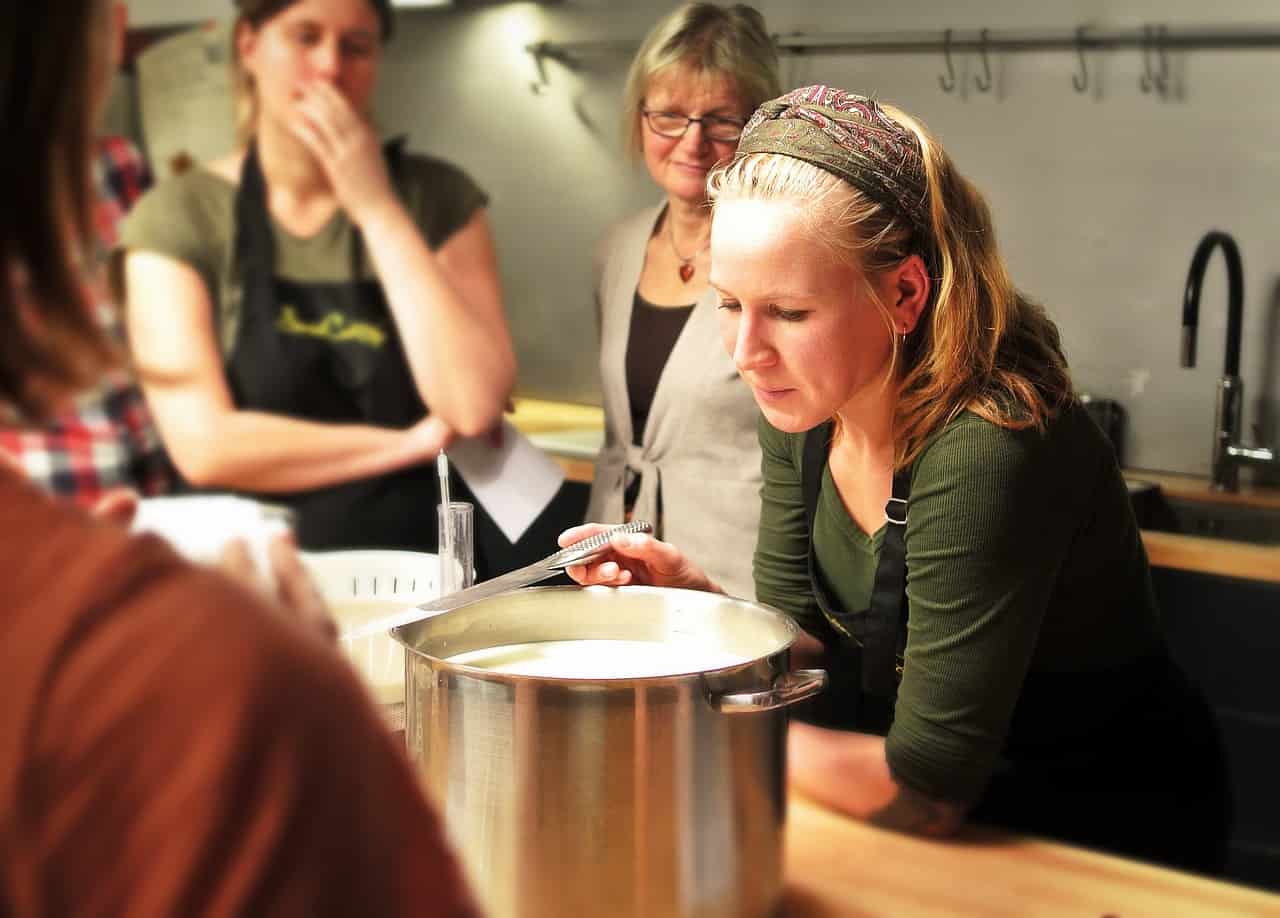 Restaurant Training: Don’t Forget Printed Manuals!